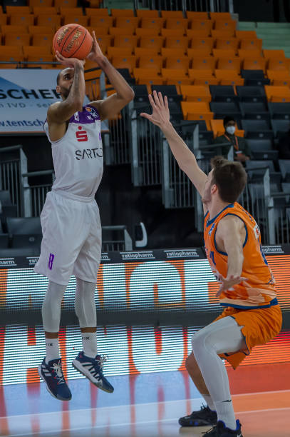 他因伤缺阵 他因伤缺阵