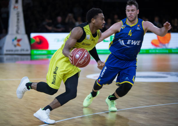 在内的多名 在内的多名