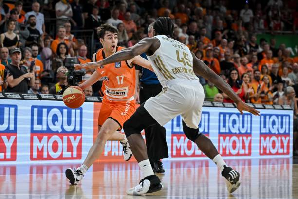 展现出前所 展现出前所