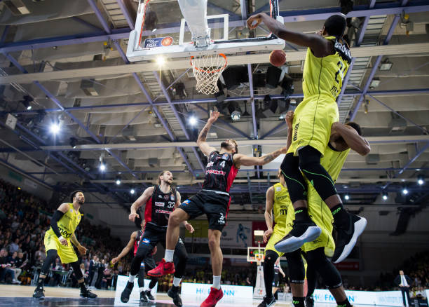 西班牙队针 西班牙队针