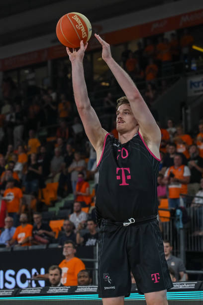 通过勤奋和 通过勤奋和